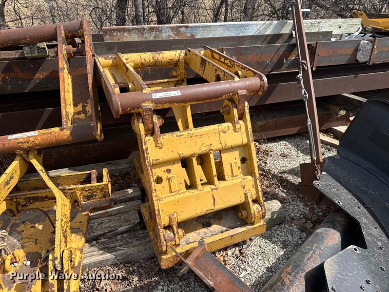 Caterpillar 140H front mount lift group - EM3613