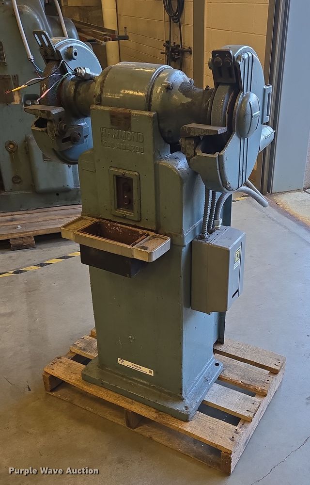 Hammond Machinery Builders Inc. ND-10 grinder - EN3529