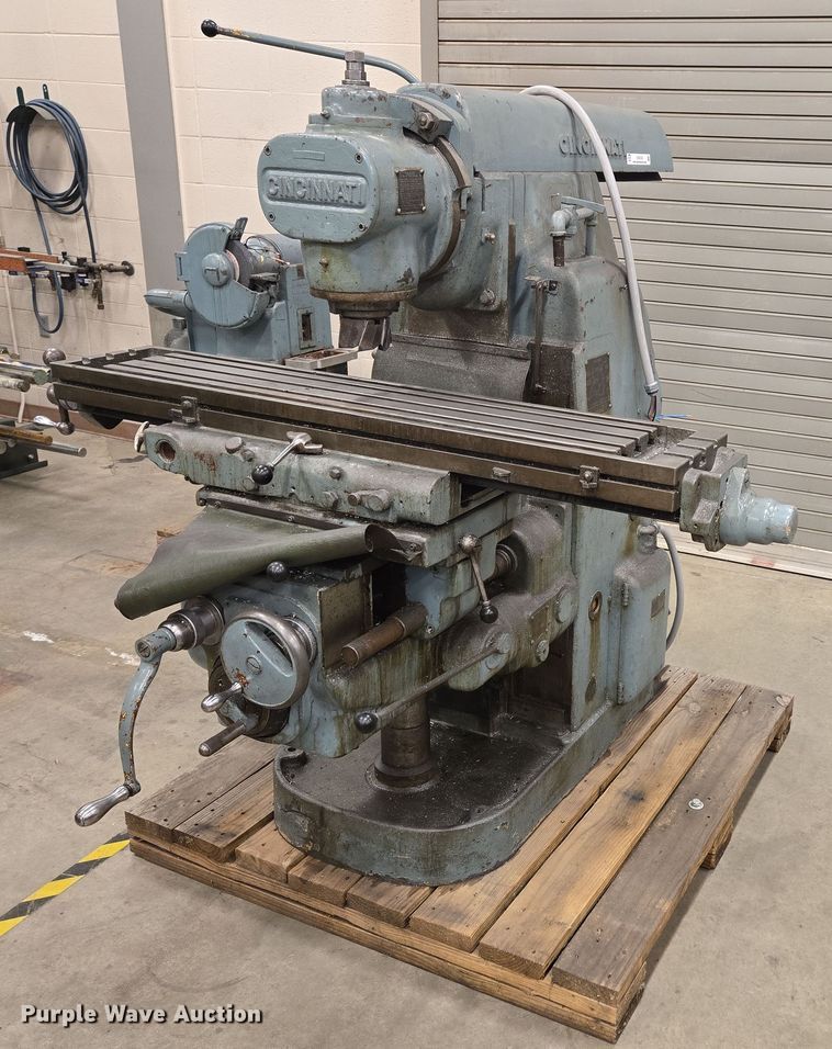 Cincinnati 2ML milling machine - EN3530