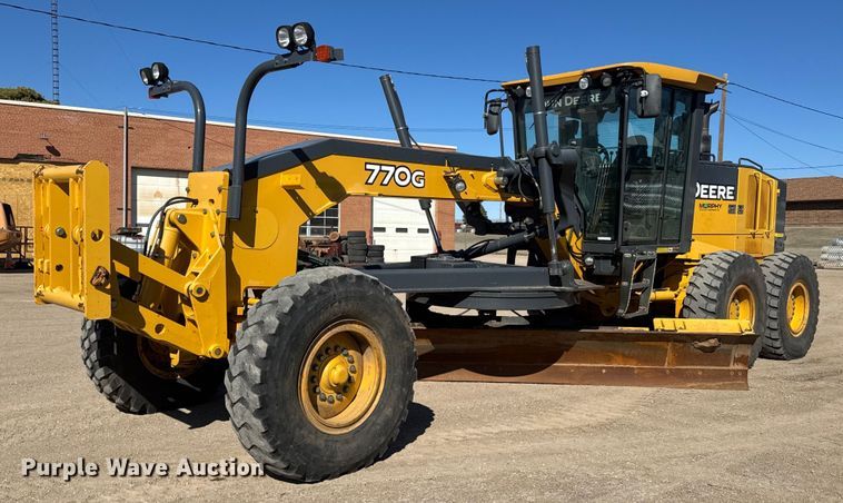 2010 John Deere 770G motor grader - EQ1168