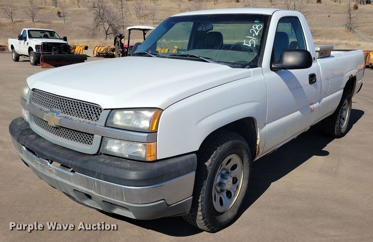 2005 Chevrolet  Silverado 1500 pickup truck - NB9908