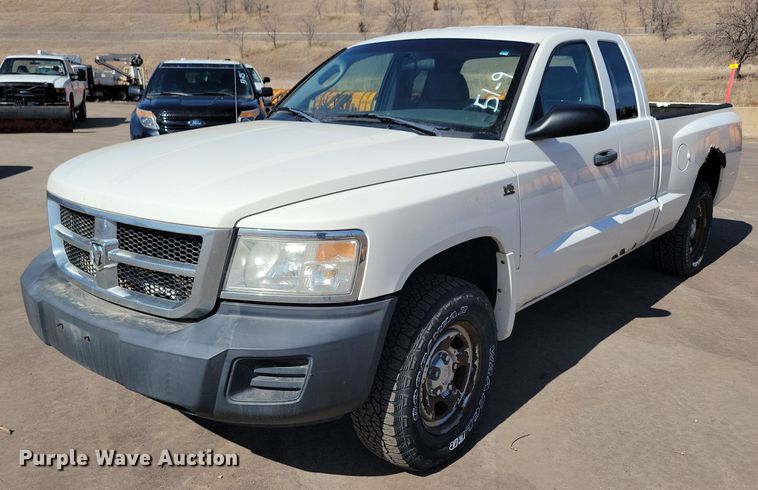 2009 Dodge Dakota Ext. Cab pickup truck - NB9911