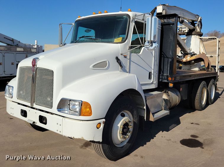 2005 Kenworth T300 log loader truck - NB9935