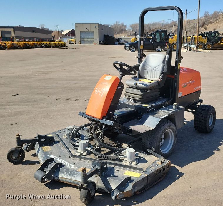 Jacobsen Turfcat lawn mower - NB9939