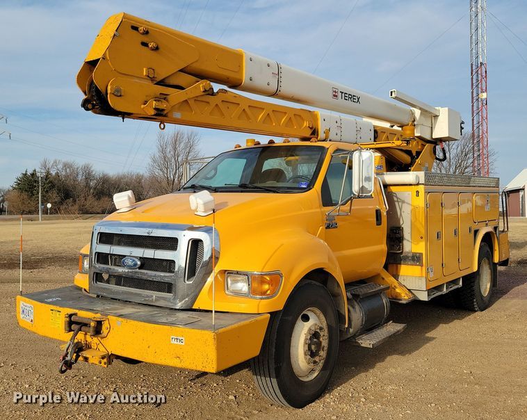 2007 Ford F750 Super Duty bucket truck - NB9956