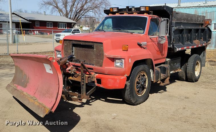 1987 Ford F800 dump truck - NB9961