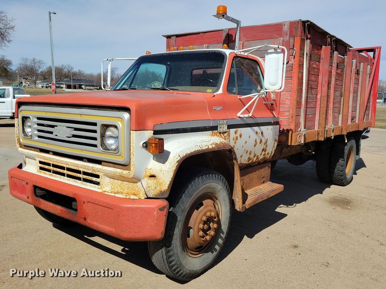 1974 Chevrolet C60 grain truck - NB9965