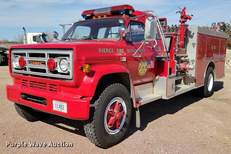 1988 GMC C7000 pumper fire truck - NB9966