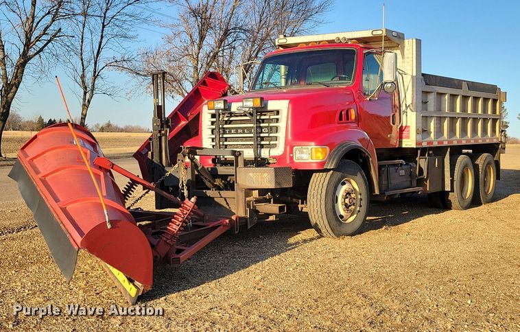 2002 Sterling LT9500 dump truck - NB9967