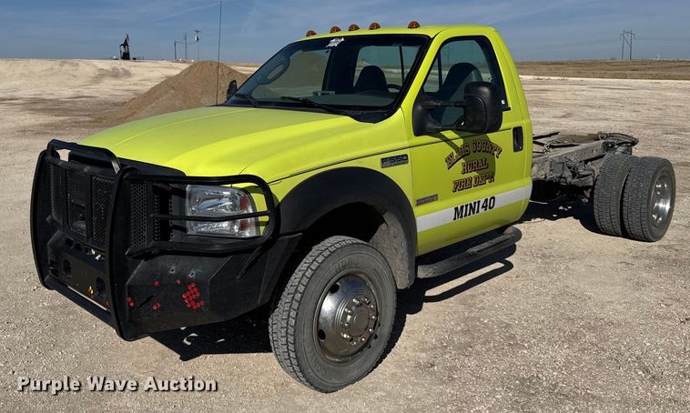 2007 Ford F550 truck cab and chassis - NN9710