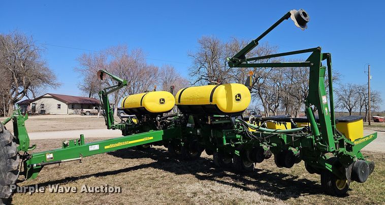 2006 John Deere 1760 planter - DT7644