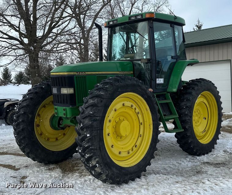 1996 John Deere 7400 MFWD tractor - DV0643