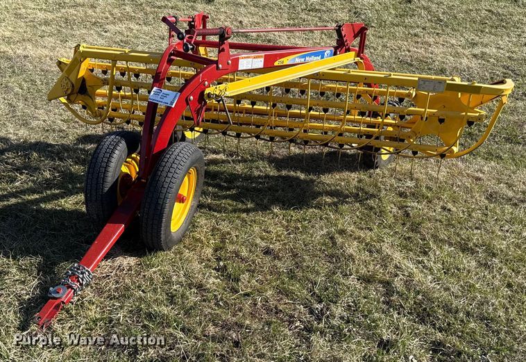 2011 New Holland 258 hay rake - ED4079