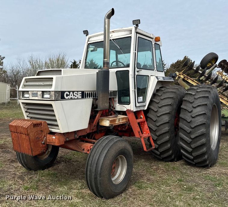 1980 Case 2390 tractor - ED4121