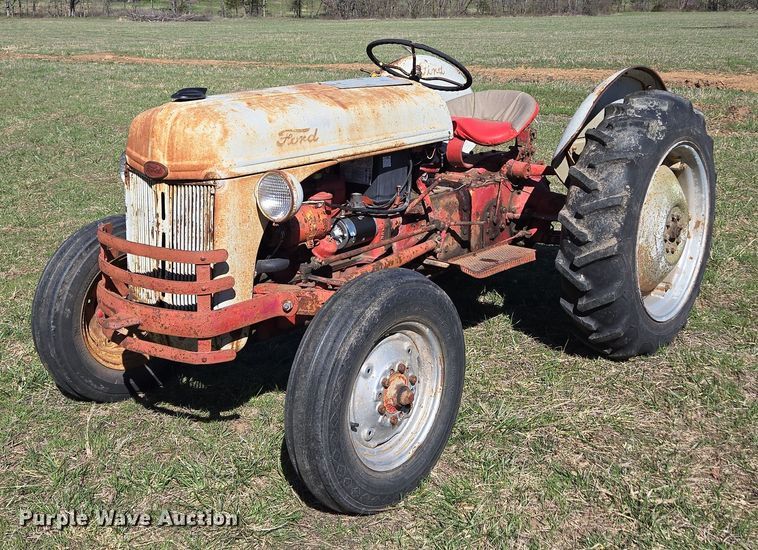 1952 Ford 8N tractor - EN3566