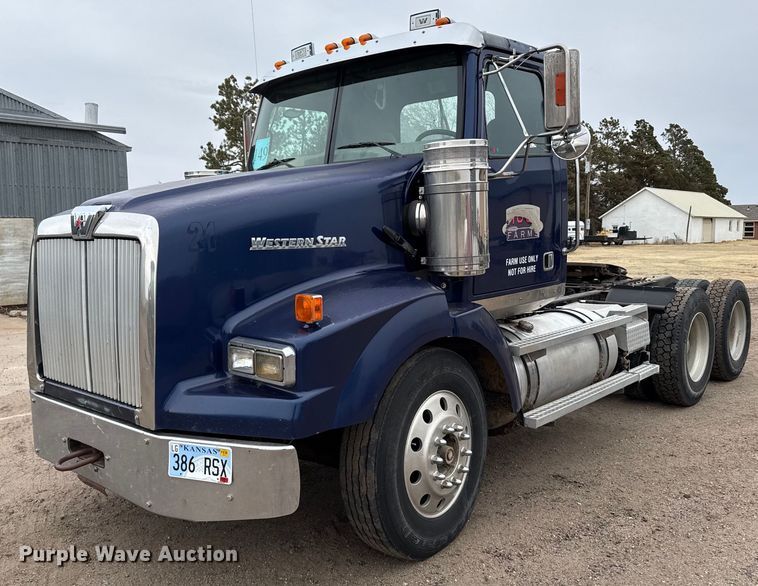2009 Western Star 4900EX semi truck - ER8832