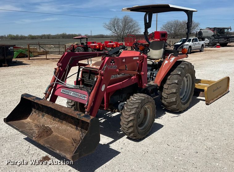 2004 Massey Ferguson 1433 MFWD tractor - ER8942