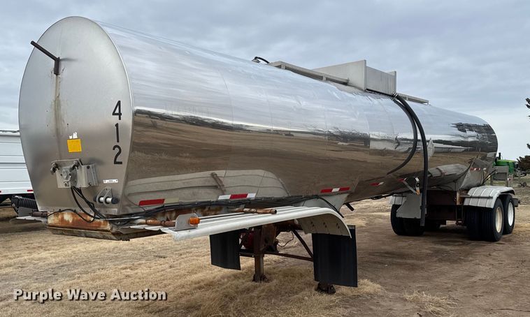 1984 Fruehauf tank trailer - NN9649