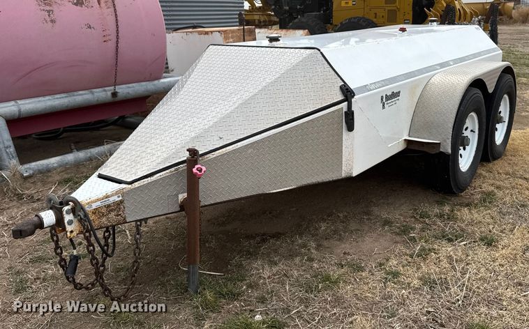 2011 Road Runner fuel trailer - NN9658