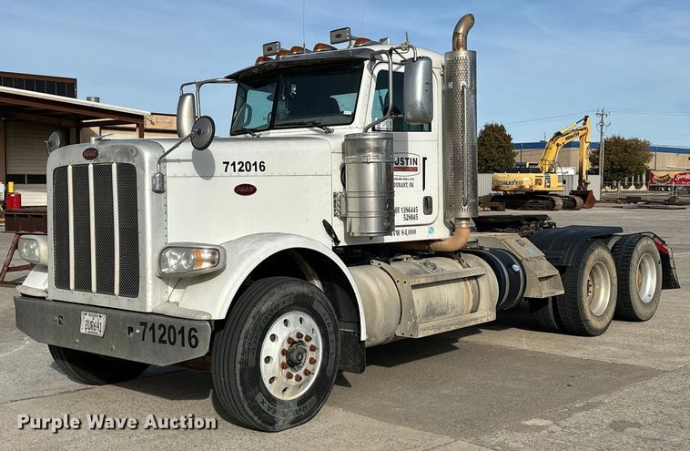 2013 Peterbilt 388 semi truck - DT6517