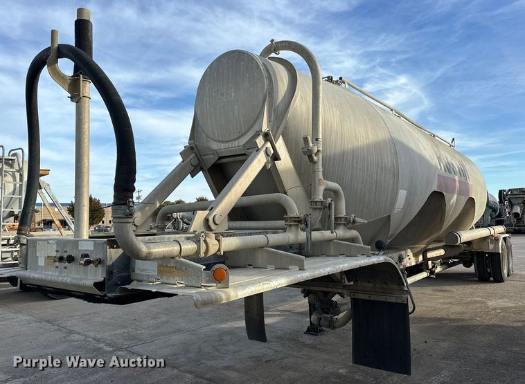 2008 Heil pneumatic dry bulk trailer - DT6569