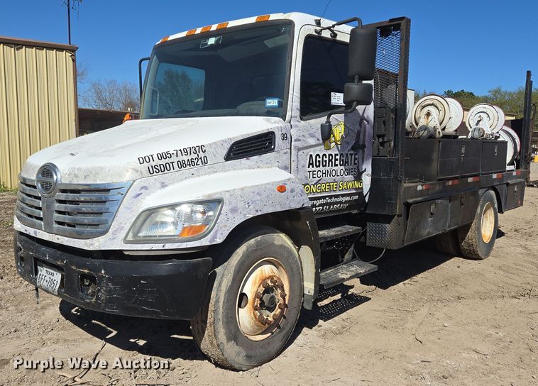 2008 Hino 268 flatbed truck - DV1327