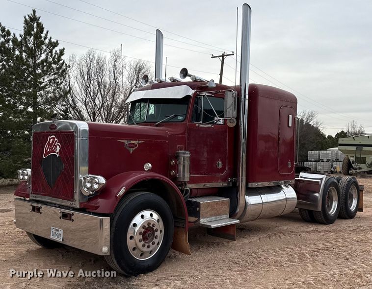1981 Peterbilt 359 semi truck - ED5553