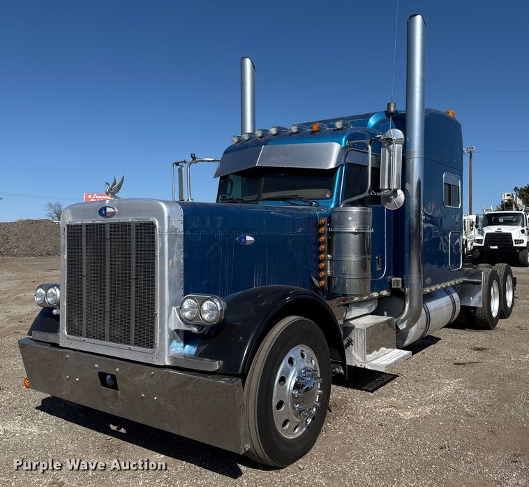 2007 Peterbilt 379 semi truck - EG5673
