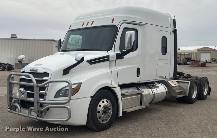 2020 Freightliner Cascadia 126 semi truck - EG6281