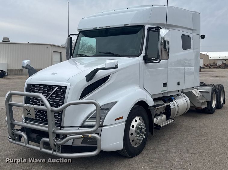 2019 Volvo VN semi truck - EG6283