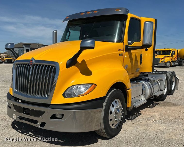 2021 International LT625 6X4 semi truck - EK0592
