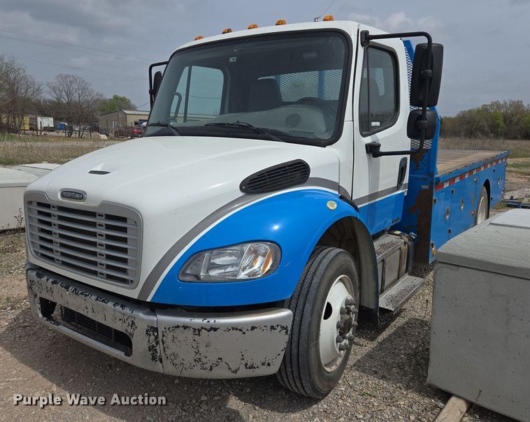 2015 Freightliner M2 flatbed truck - EL5508