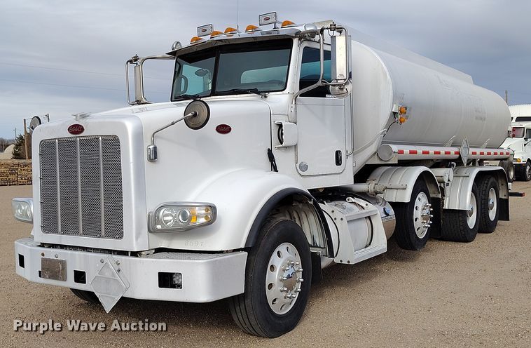 2014 Peterbilt 367 fuel truck - EO9983