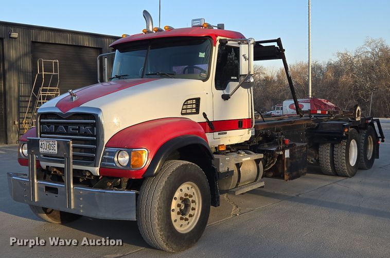 2007 Mack Granite CV713 roll-off container truck - EQ6849