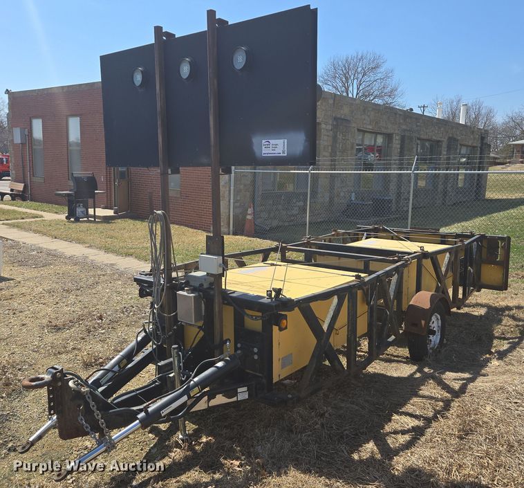 2006 Energy Absorption System arrow board trailer - ED4043