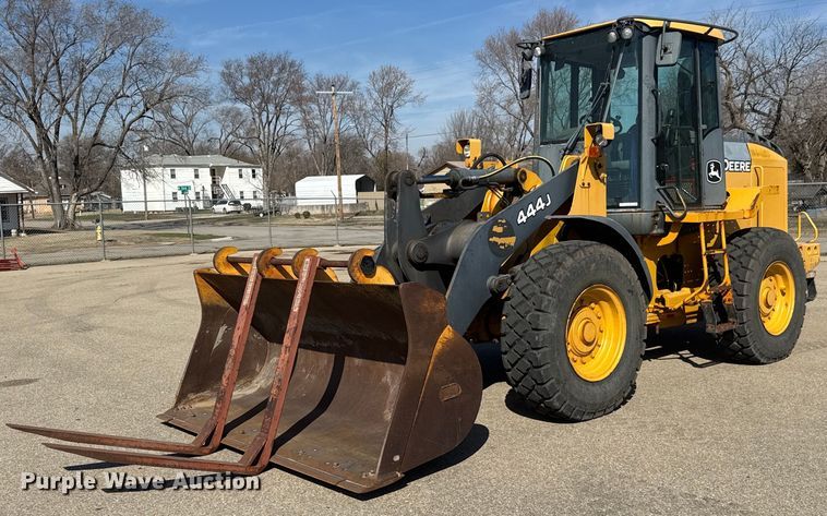 2006 John Deere 444J wheel loader - EQ1202
