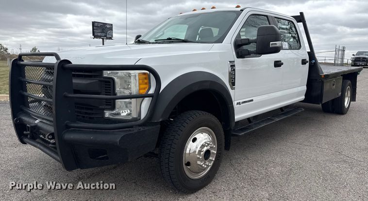 2018 Ford F550 Super Duty  Crew Cab flatbed truck - DM5635