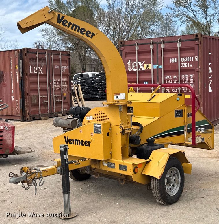 2017 Vermeer BC700XL wood chipper - DO0712