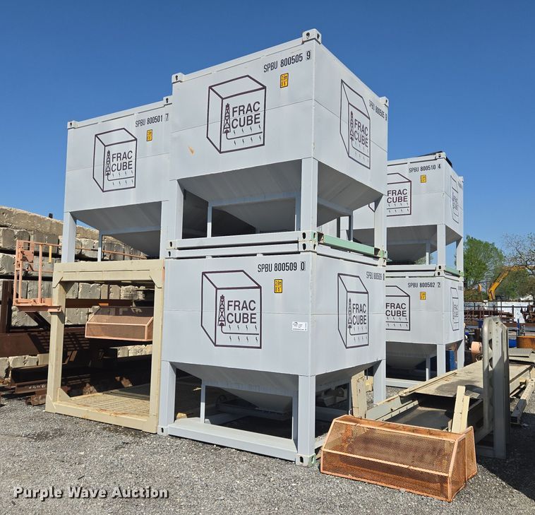 (7) Frac Cube tanks - DT4757