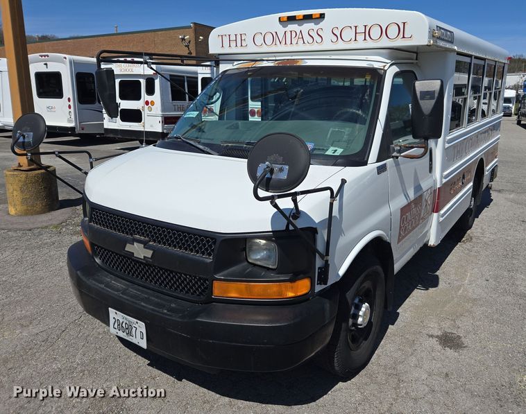2004 Chevrolet 1500 school bus - DW1891