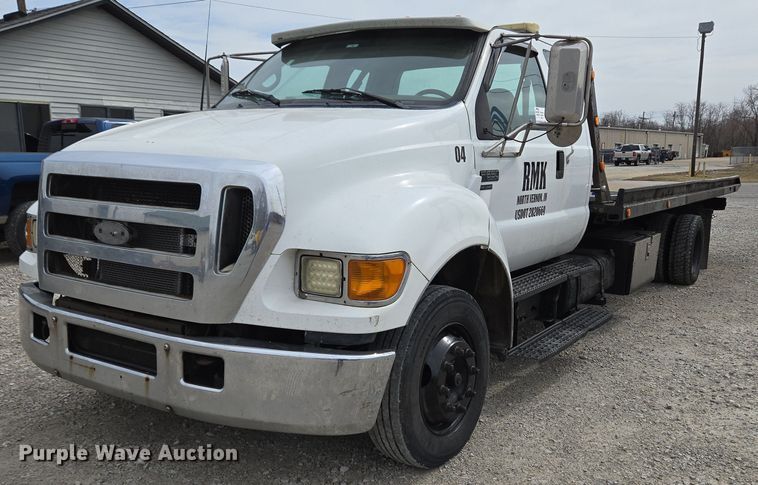 2004 Ford F650 Super Duty rollback truck - EC4156
