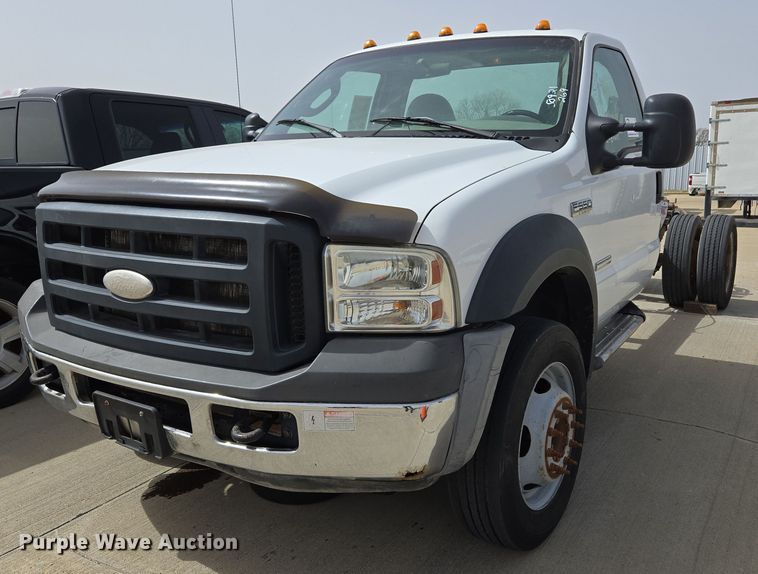 2006 Ford F550 Super Duty pickup truck cab and chassis - ED2507