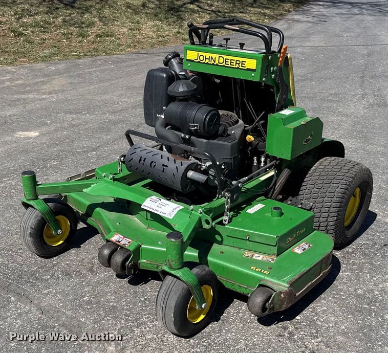 2017 John Deere 661R ZTR lawn mower - ED4082