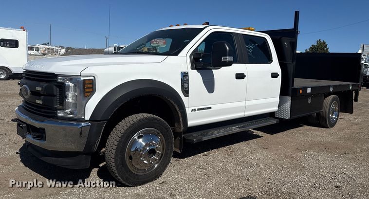 2019 Ford F550 Super Duty Crew Cab flatbed truck - EG2594