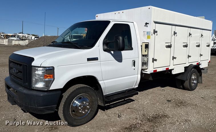 2018 Ford E450 Super Duty refrigerated truck - EG2597