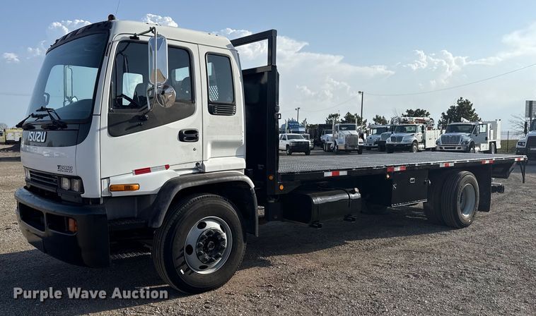 2001 Isuzu F7 flatbed truck - EG2650