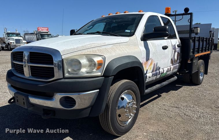 2009 Dodge Ram 5500 Quad Cab flatbed truck - EG2667