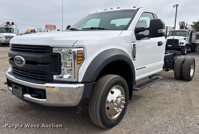 2018 Ford F550 Super Duty truck cab and chassis - EG5682