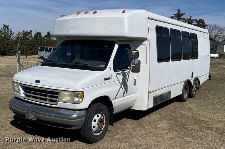 1995 Ford E350 shuttle bus - EG6262