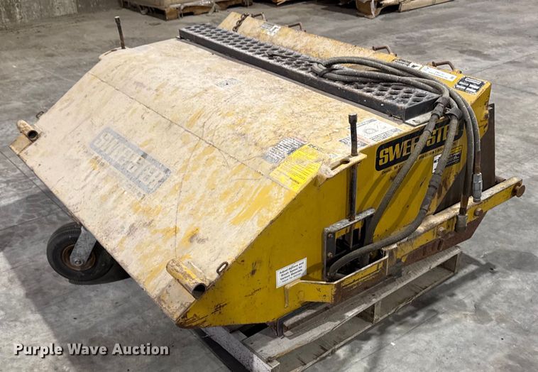 Sweepster HB60 skid steer sweeper - EM3733